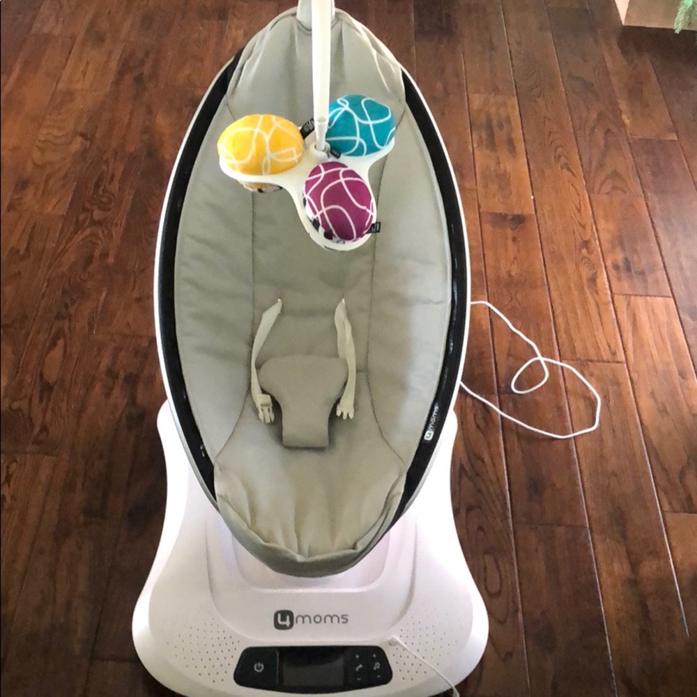 Baby swing(4moms)